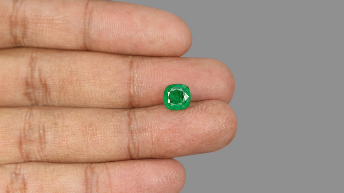 Zambian Emerald (Panna) 2.30 Carats / 2.53 Ratti