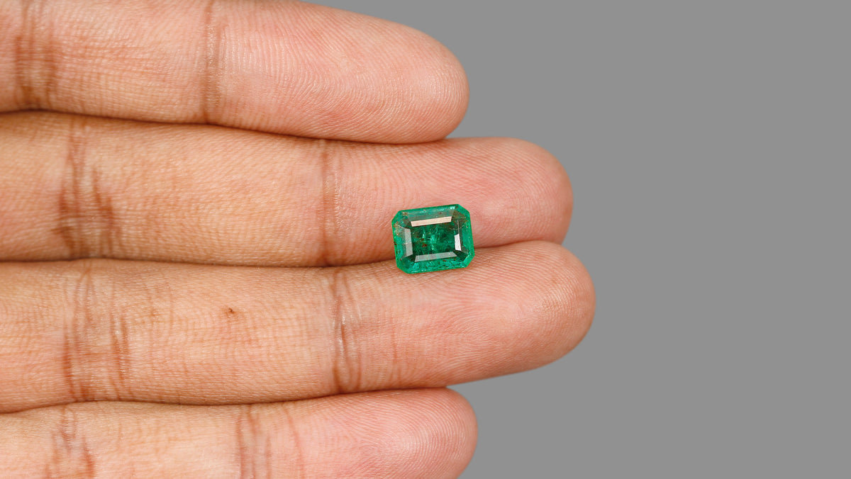 Zambian Emerald (Panna) 2.69 Carats / 2.96 Ratti