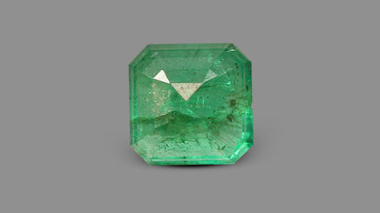 Zambian Emerald (Panna) 2.32 Carats / 2.55 Ratti