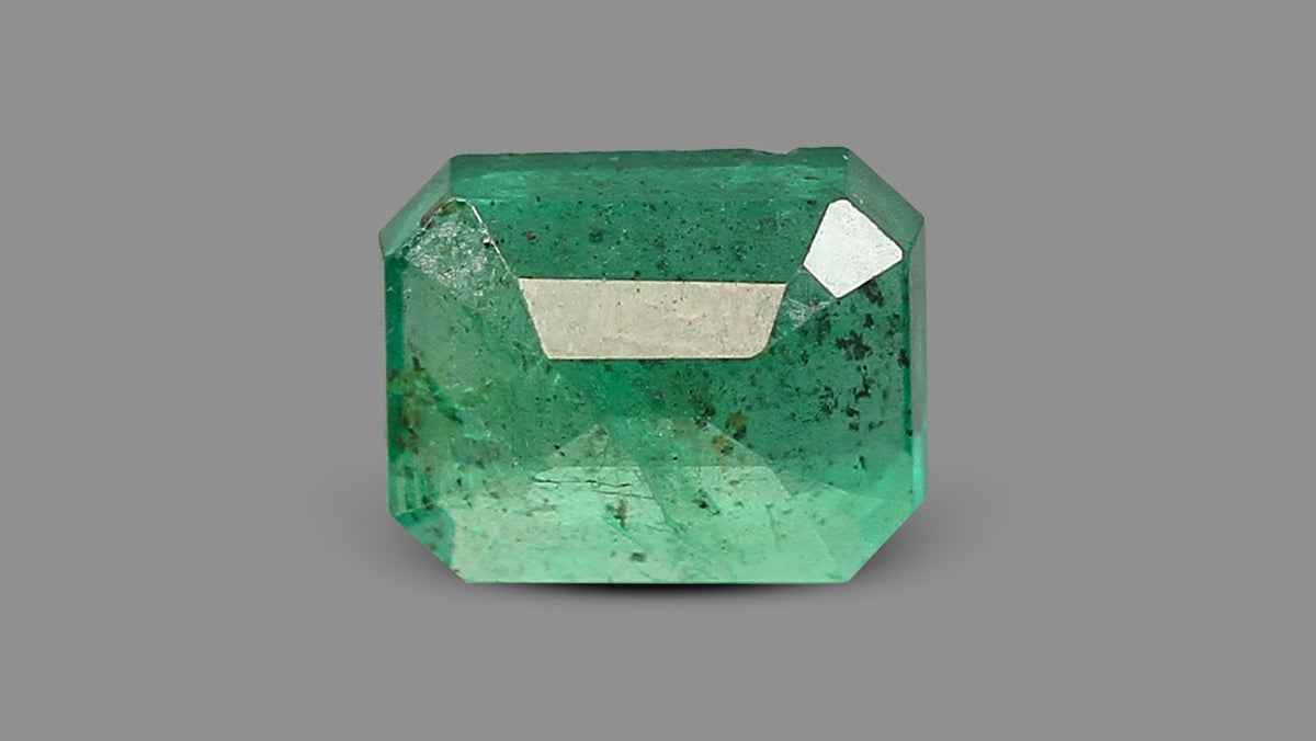 Zambian Emerald (Panna) 1.63 Carats / 1.79 Ratti