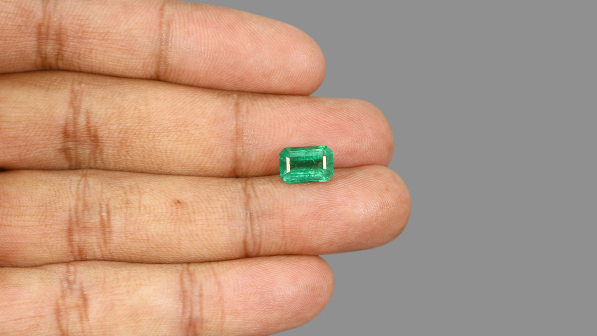 Zambian Emerald (Panna) 3.07 Carats / 3.37 Ratti