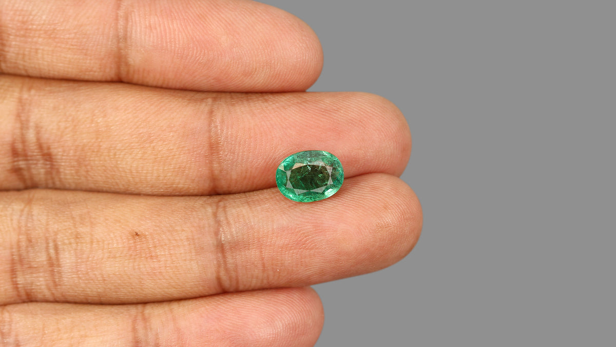 Zambian Emerald (Panna) 3.10 Carats / 3.41 Ratti