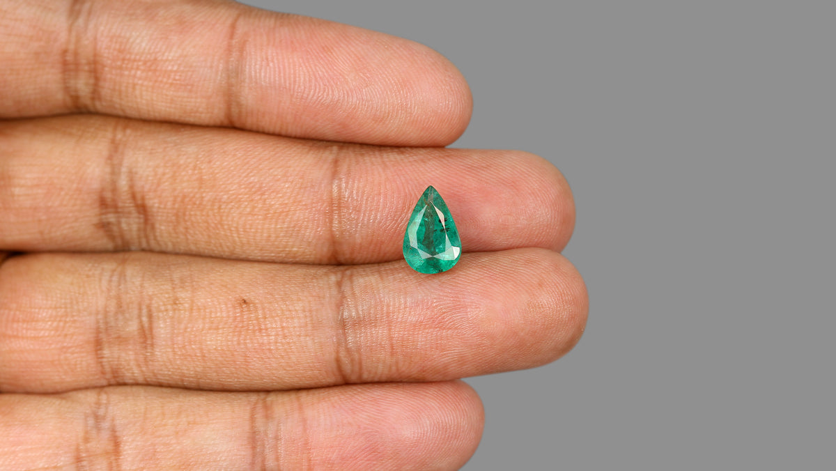 Zambian Emerald (Panna) 2.16 Carats / 2.37 Ratti
