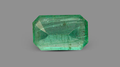 Zambian Emerald (Panna) 3.88 Carats / 4.26 Ratti