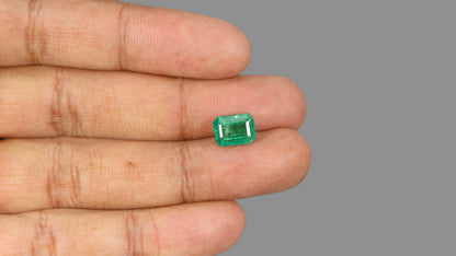 Zambian Emerald (Panna) 3.22 Carats / 3.54 Ratti