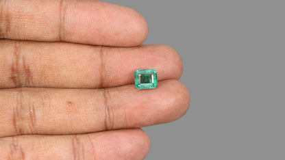 Zambian Emerald (Panna) 2.39 Carats / 2.63 Ratti