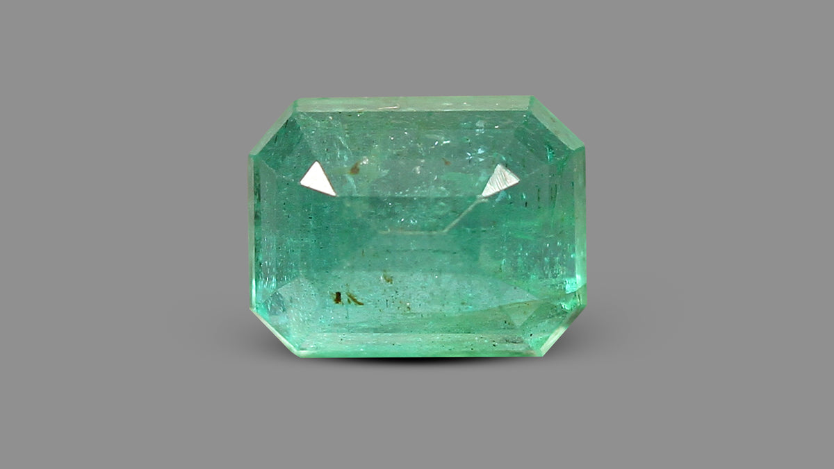 Zambian Emerald (Panna) 2.87 Carats / 3.15 Ratti