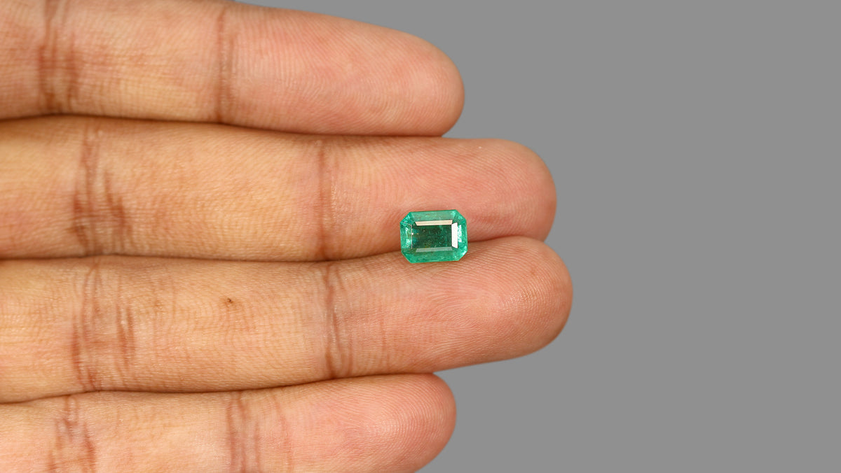 Zambian Emerald (Panna) 2.87 Carats / 3.15 Ratti