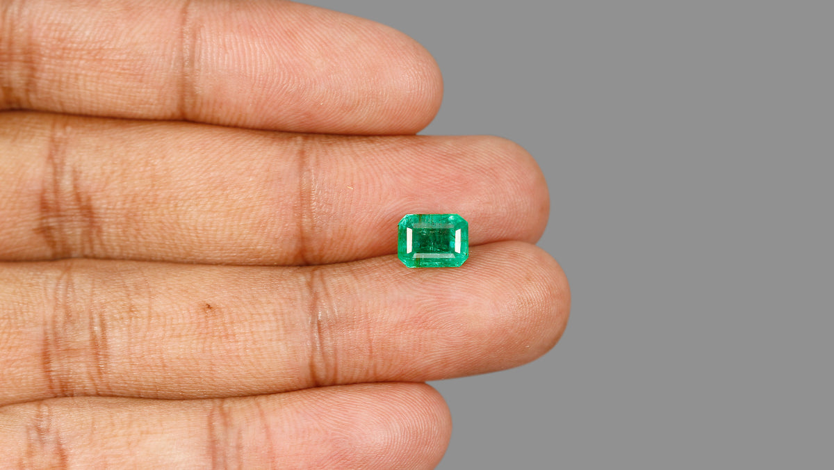 Zambian Emerald (Panna) 2.71 Carats / 2.98 Ratti