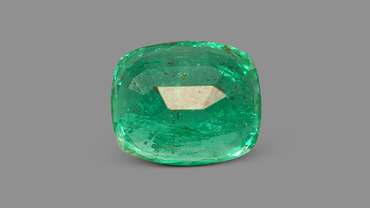 Zambian Emerald (Panna) 3.92 Carats / 4.31 Ratti