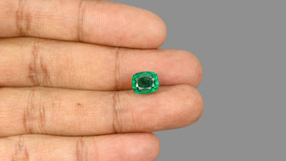 Zambian Emerald (Panna) 3.92 Carats / 4.31 Ratti