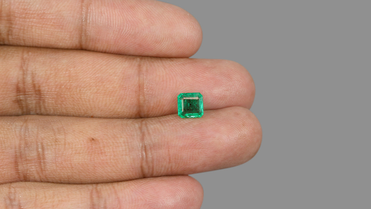 Zambian Emerald (Panna) 1.31 Carats / 1.44 Ratti