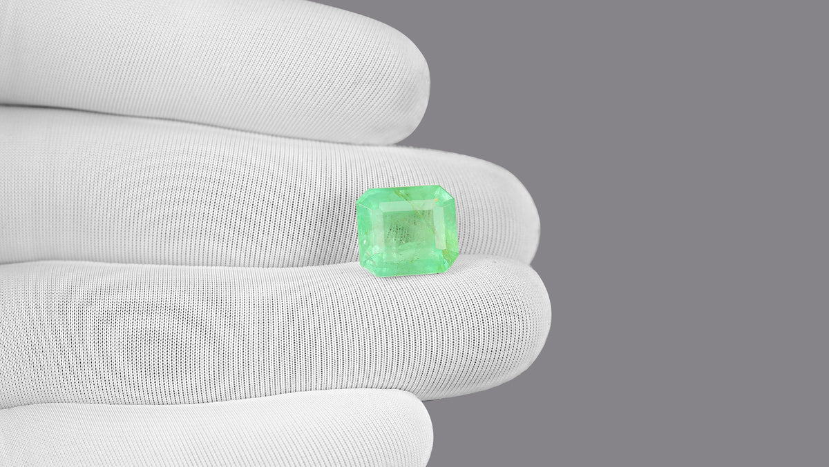 Columbian Emerald (Panna) 7.27 Carats / 7 Ratti