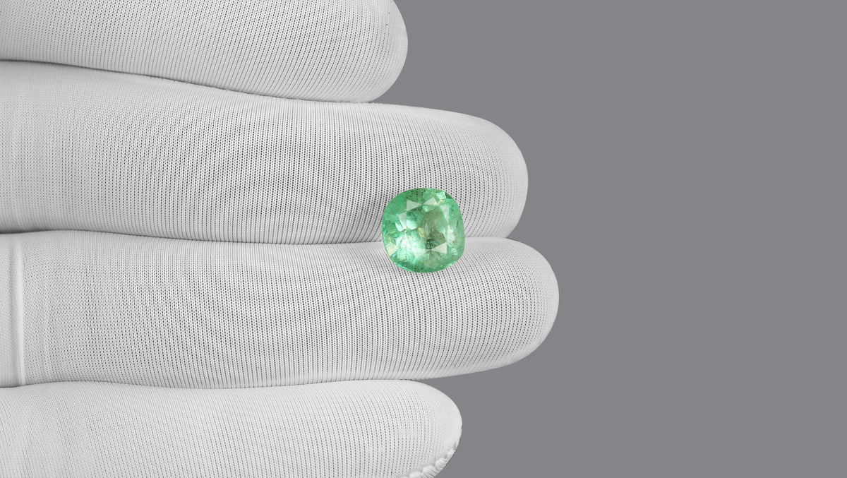 Columbian Emerald (Panna) 4.96 Carats / 5.45 Ratti