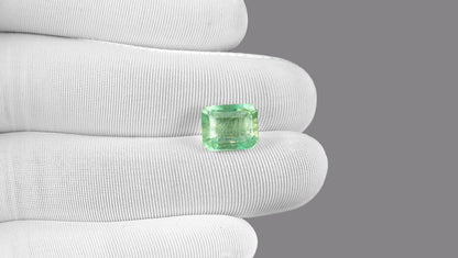 Columbian Emerald (Panna) 5.78 Carats / 6.35 Ratti