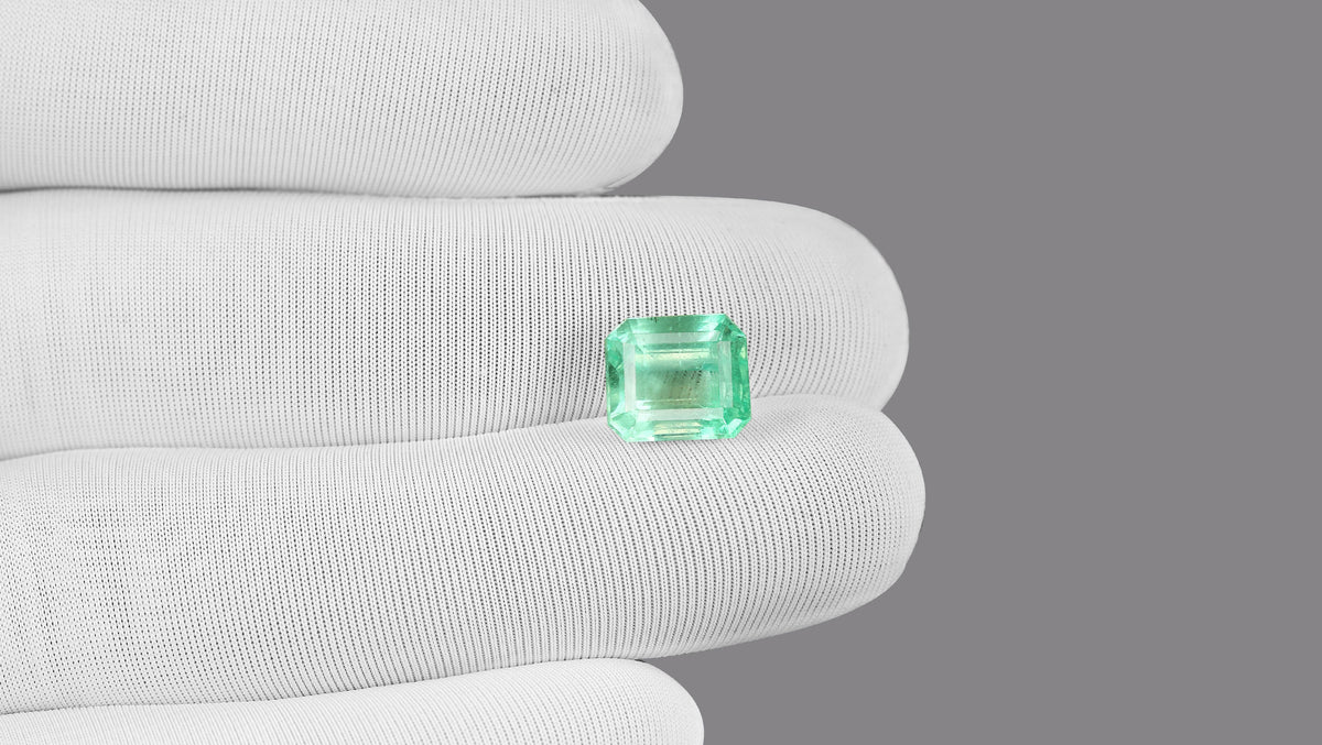Columbian Emerald (Panna) 4.76 Carats / 5.23 Ratti