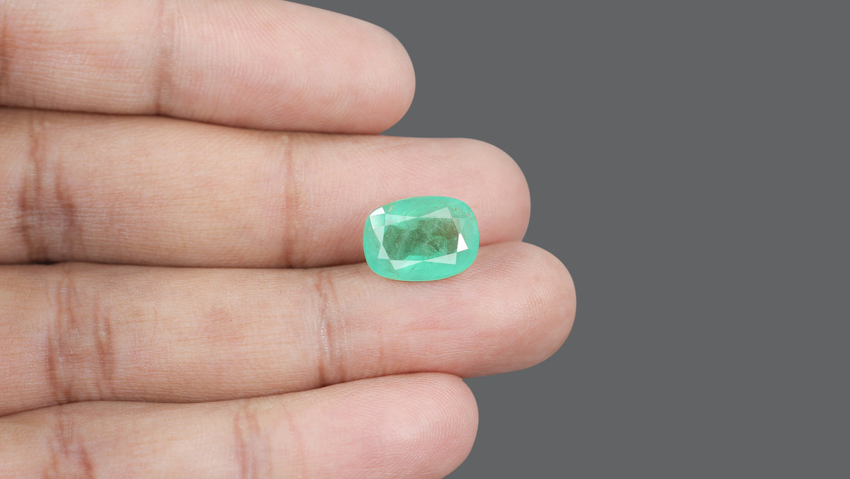 Brazil Emerald (Panna) 6.72 Carats / 7.38 Ratti