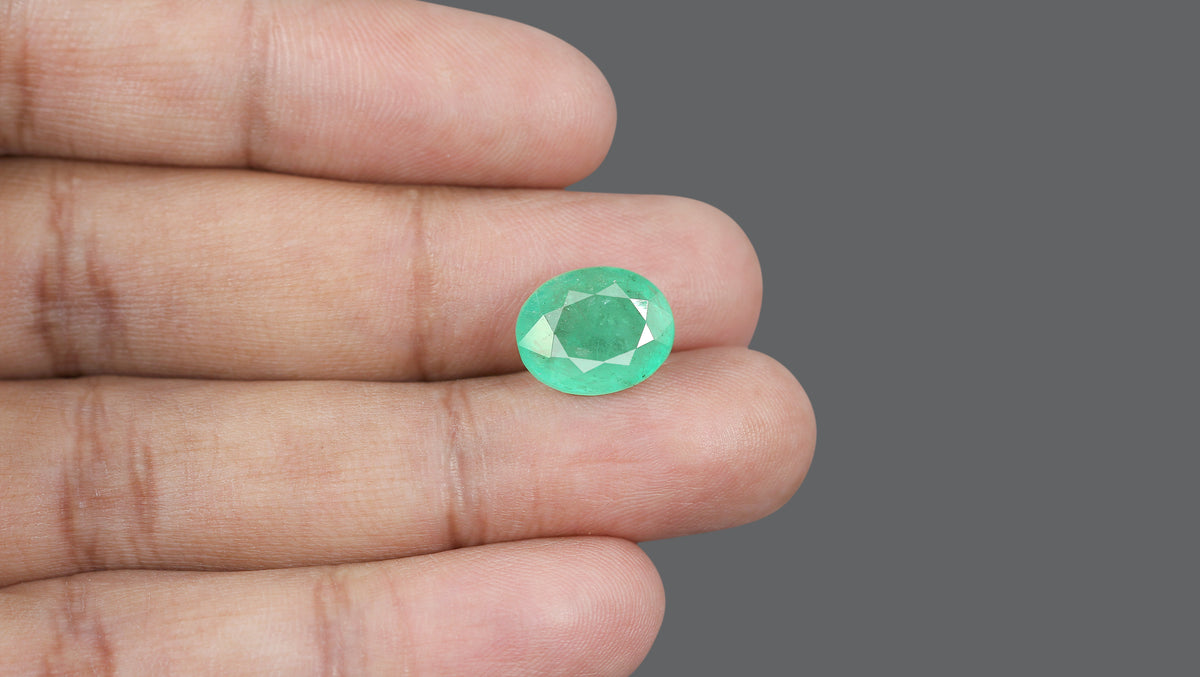 Brazil Emerald (Panna) 6.63 Carats / 7.29 Ratti