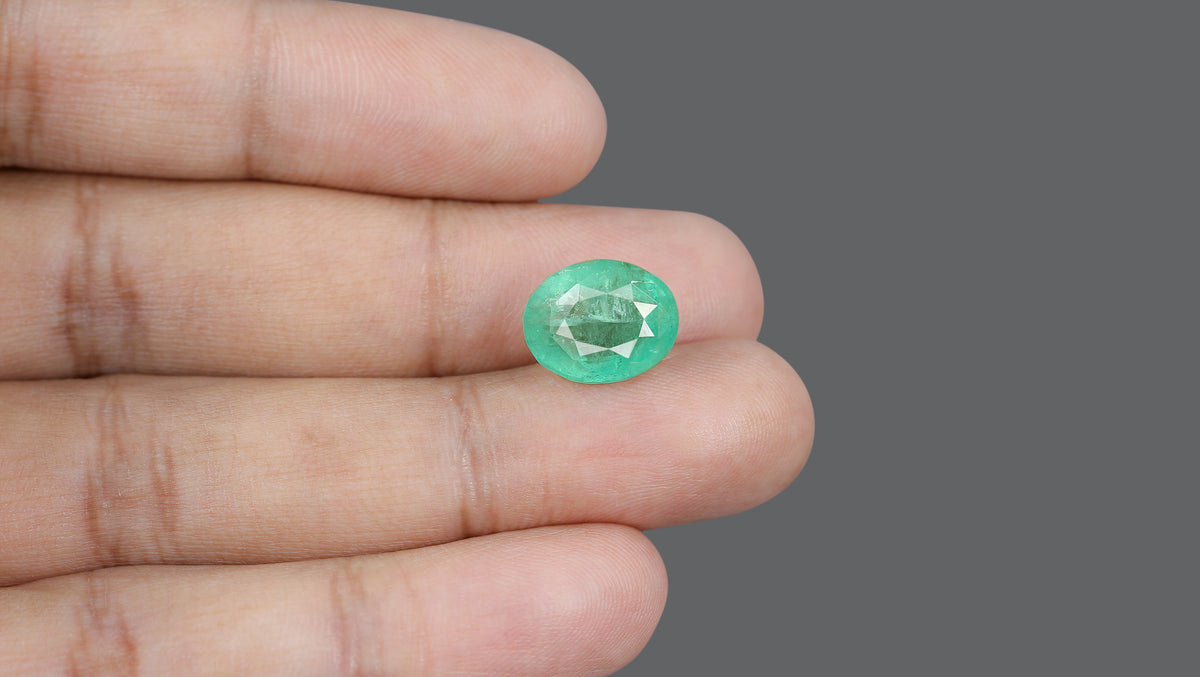 Brazil Emerald (Panna) 7.99 Carats / 8.78 Ratti