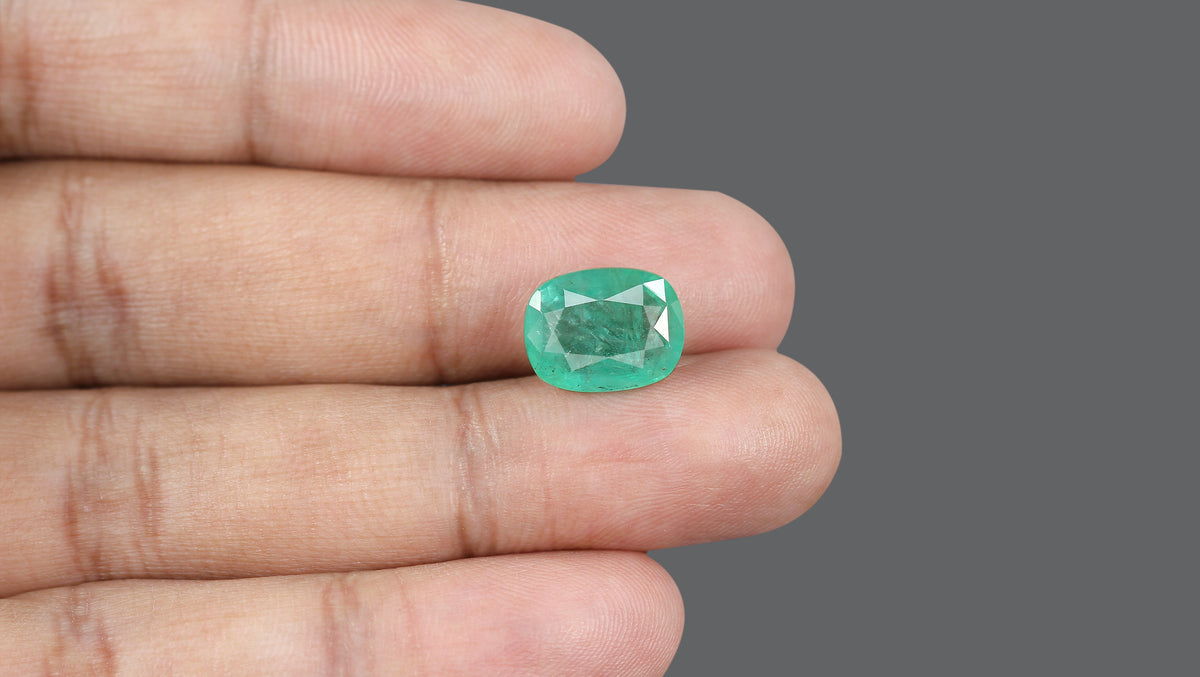 Brazil Emerald (Panna) 5.94 Carats / 6.53 Ratti