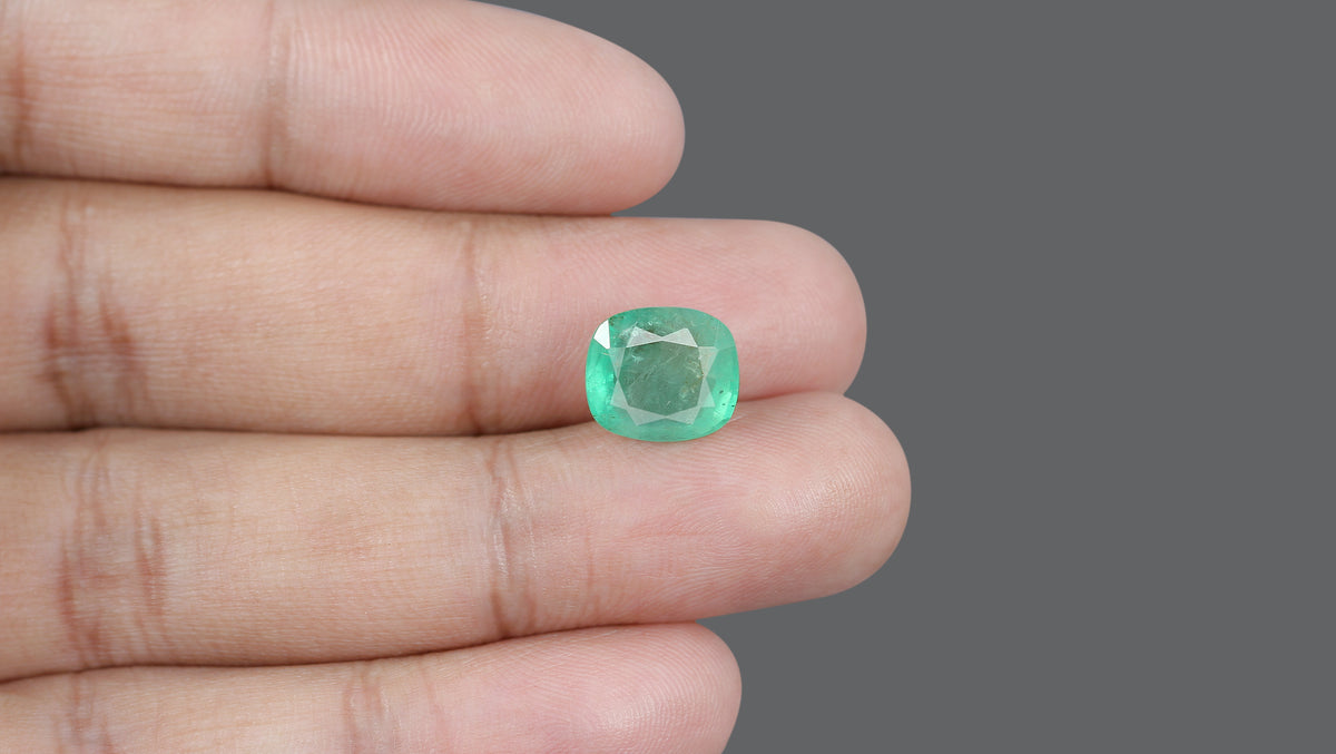 Brazil Emerald (Panna) 5.71 Carats / 6.27 Ratti