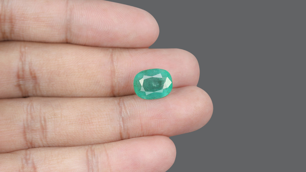 Brazil Emerald (Panna) 6.57 Carats / 7.22 Ratti