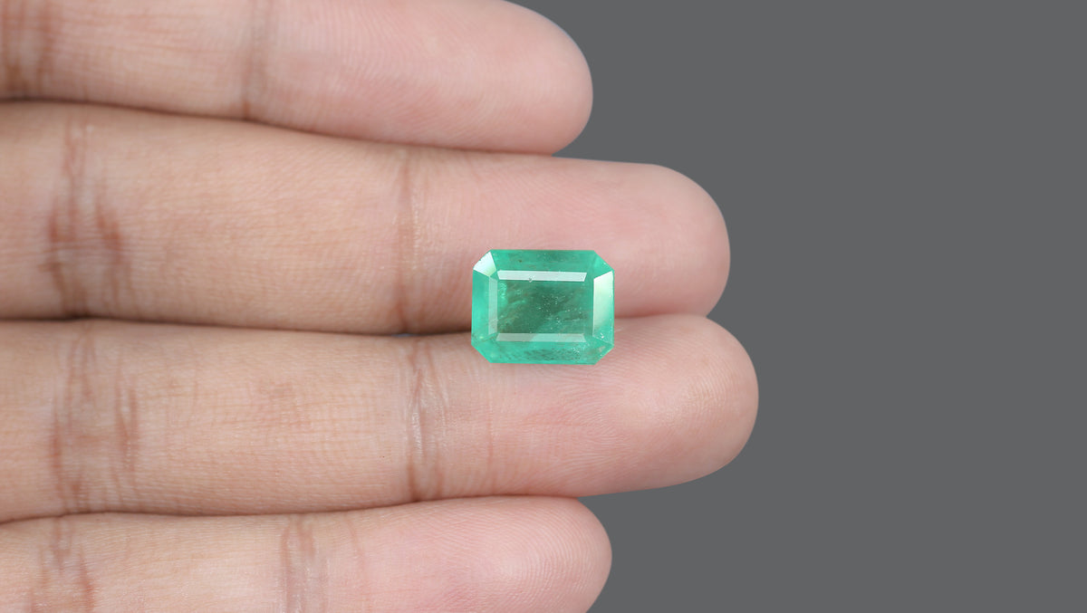 Brazil Emerald (Panna) 6.72 Carats / 7.38 Ratti