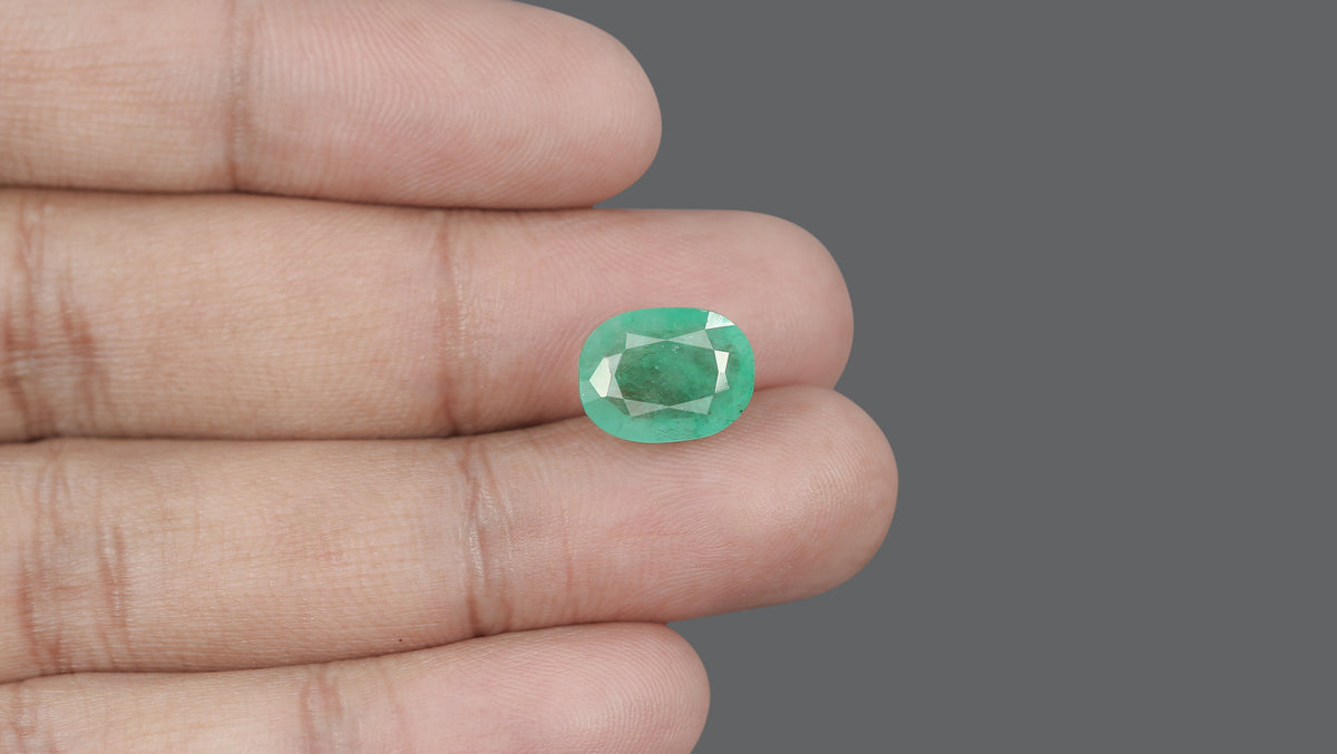 Brazil Emerald (Panna) 6.50 Carats / 7.14 Ratti