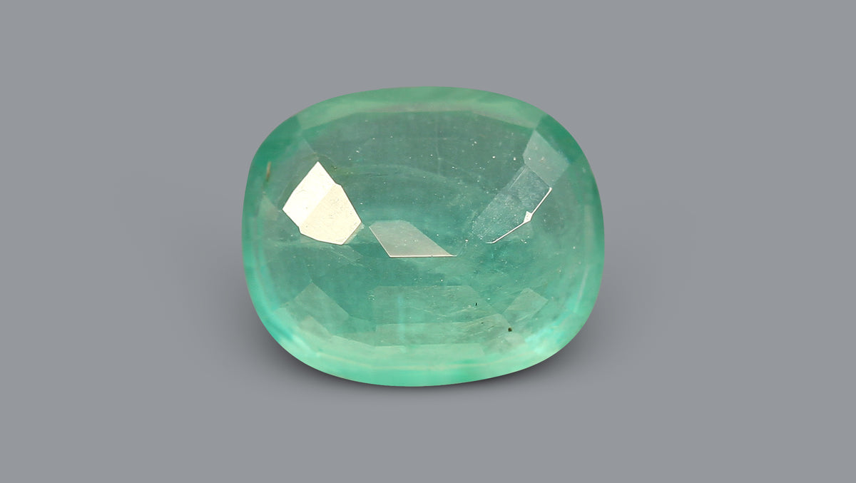 Brazil Emerald (Panna) 7.08 Carats / 7.78 Ratti