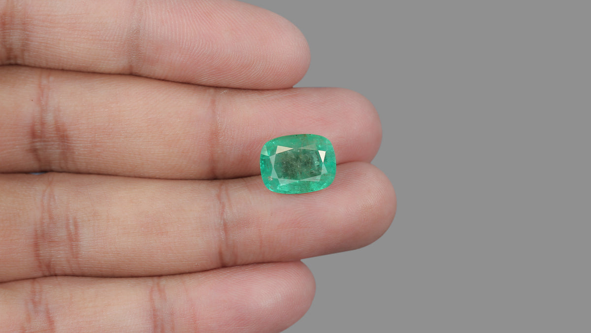 Brazil Emerald (Panna) 6.78 Carats / 7.45 Ratti