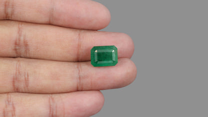 Zambian Emerald (Panna) 8.41 Carats / 9.24 Ratti