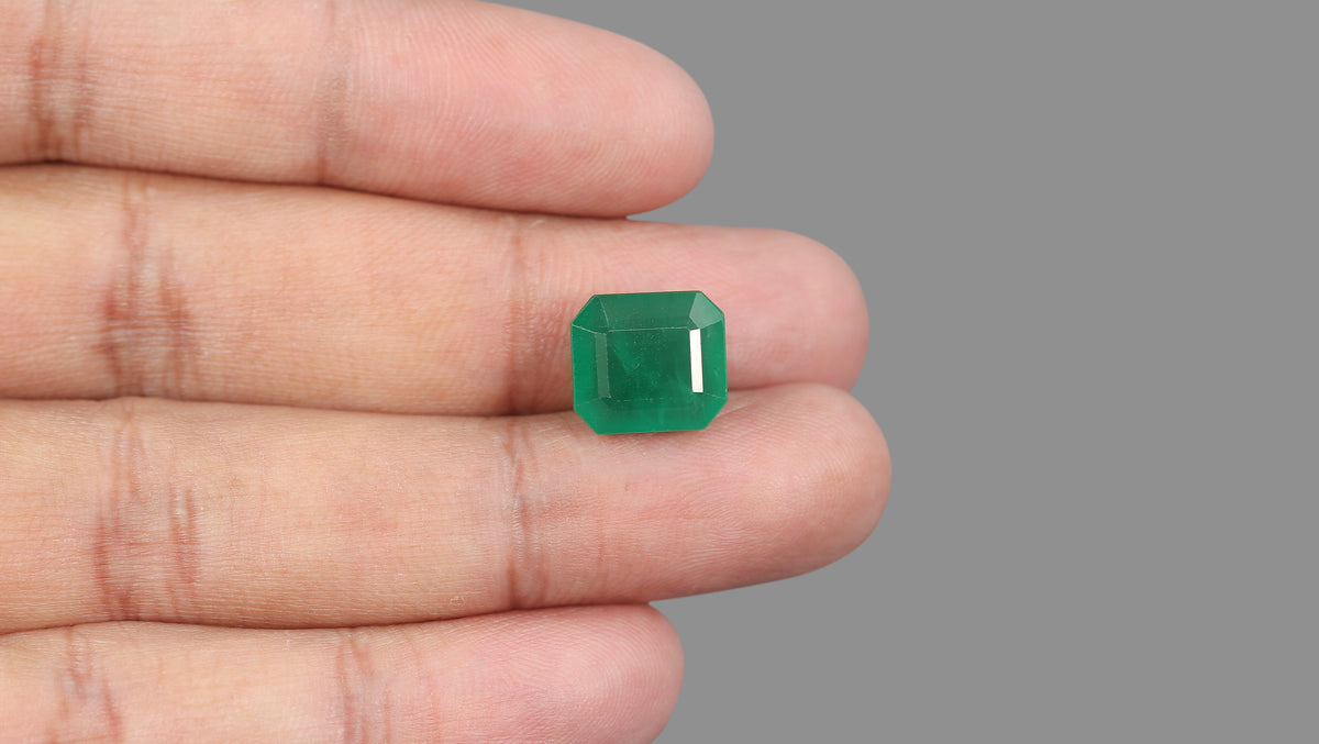 Zambian Emerald (Panna) 8.61 Carats / 9.46 Ratti
