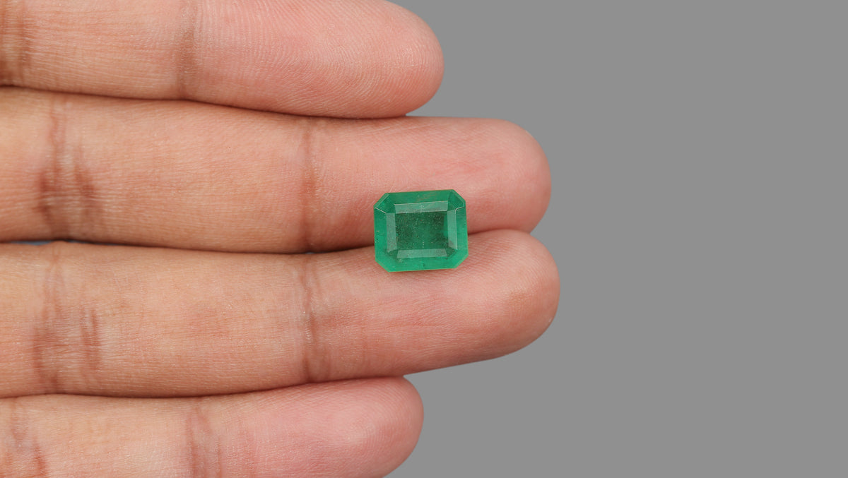 Zambian Emerald (Panna) 5.63 Carats / 6.19 Ratti