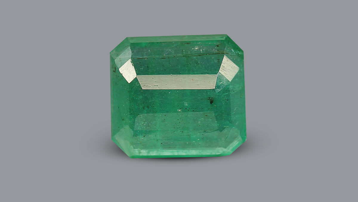 Zambian Emerald (Panna) 7.26 Carats / 7.98 Ratti