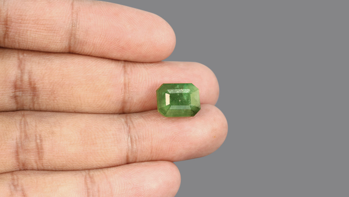 Zambian Emerald (Panna) 8.47 Carats / 9.31 Ratti