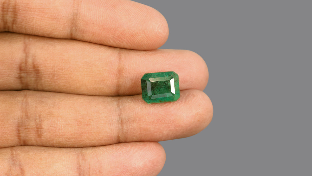 Zambian Emerald (Panna) 7.35 Carats / 8.08 Ratti