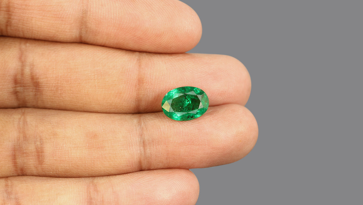 Zambian Emerald (Panna) 3.87 Carats / 4.25 Ratti