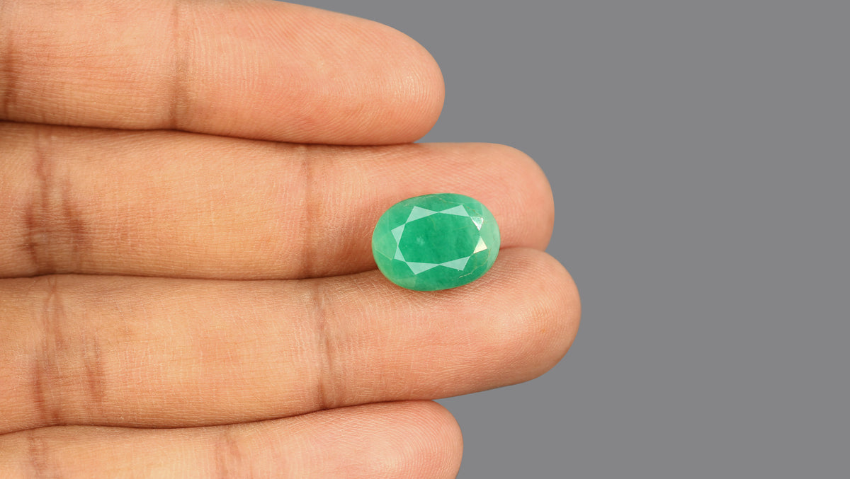 Zambian Emerald (Panna) 10.20 Carats / 11.21 Ratti