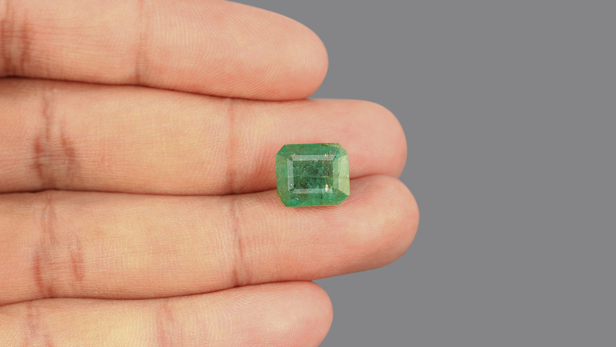 Zambian Emerald (Panna) 7.57 Carats / 8.32 Ratti