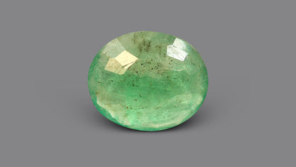 Zambian Emerald (Panna) 4.74 Carats / 5.21 Ratti