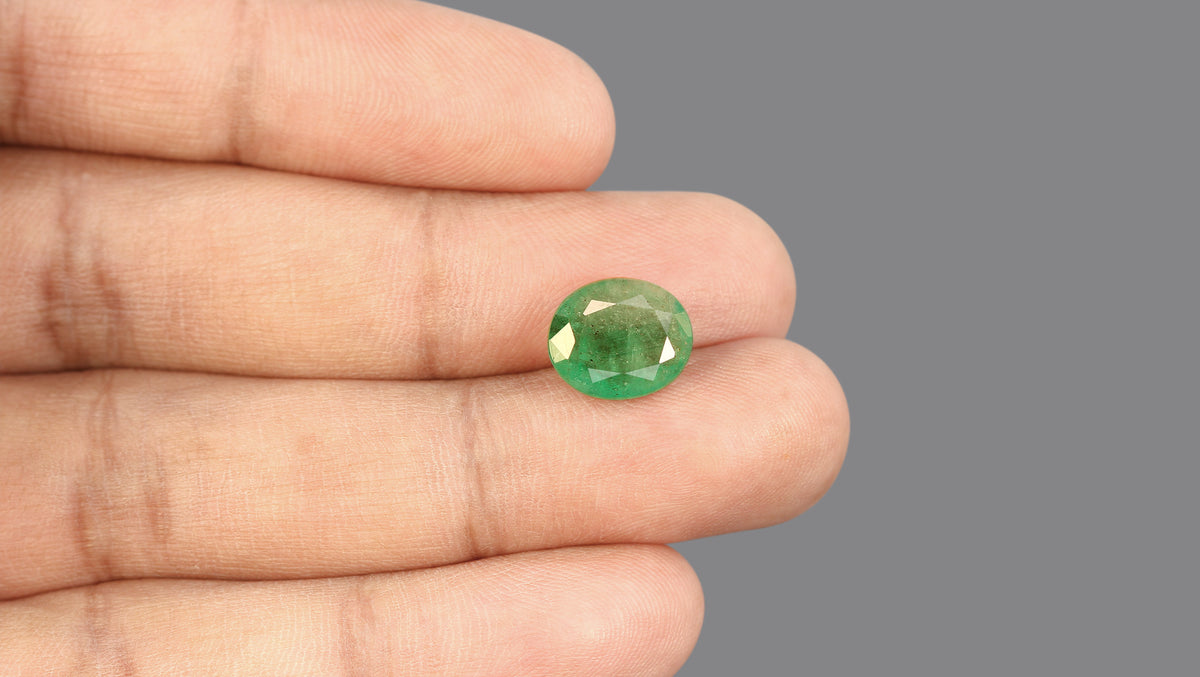 Zambian Emerald (Panna) 4.74 Carats / 5.21 Ratti