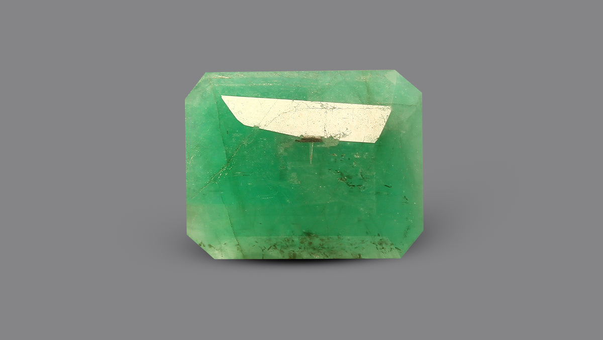 Zambian Emerald (Panna) 4.31 Carats / 4.74 Ratti