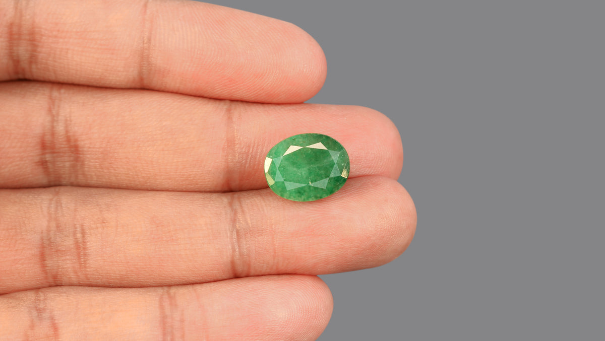 Zambian Emerald (Panna) 8.73 Carats / 9.59 Ratti