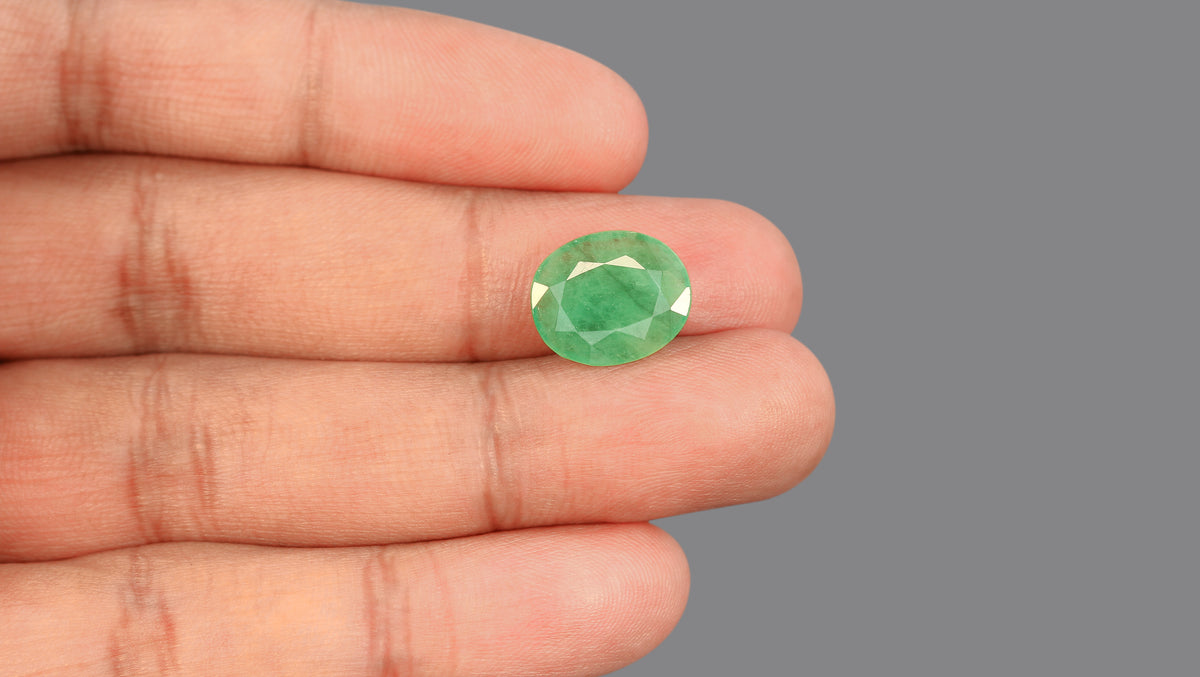 Zambian Emerald (Panna) 5.36 Carats / 5.89 Ratti