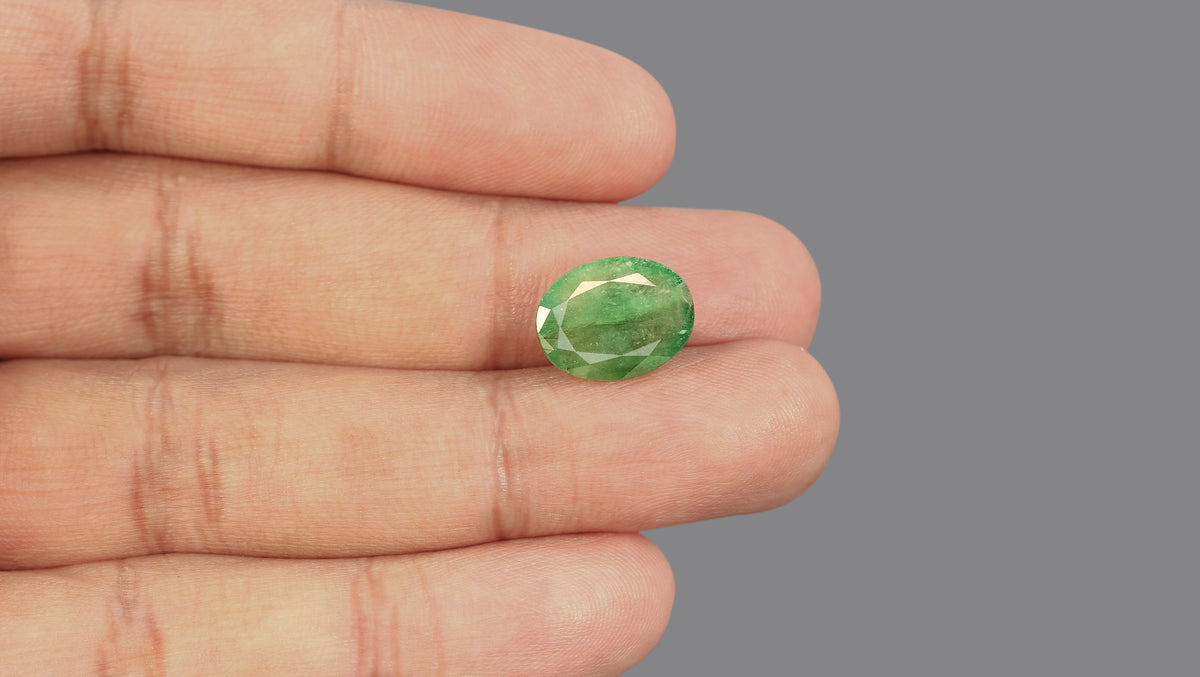 Zambian Emerald (Panna) 6.28 Carats / 6.9 Ratti
