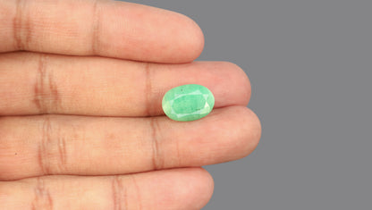 Zambian Emerald (Panna) 6.96 Carats / 7.65 Ratti