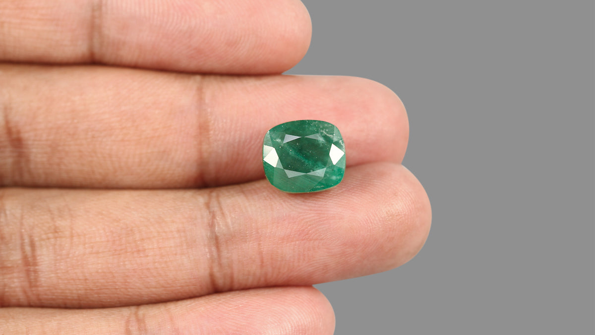 Zambian Emerald (Panna) 8.17 Carats / 8.98 Ratti