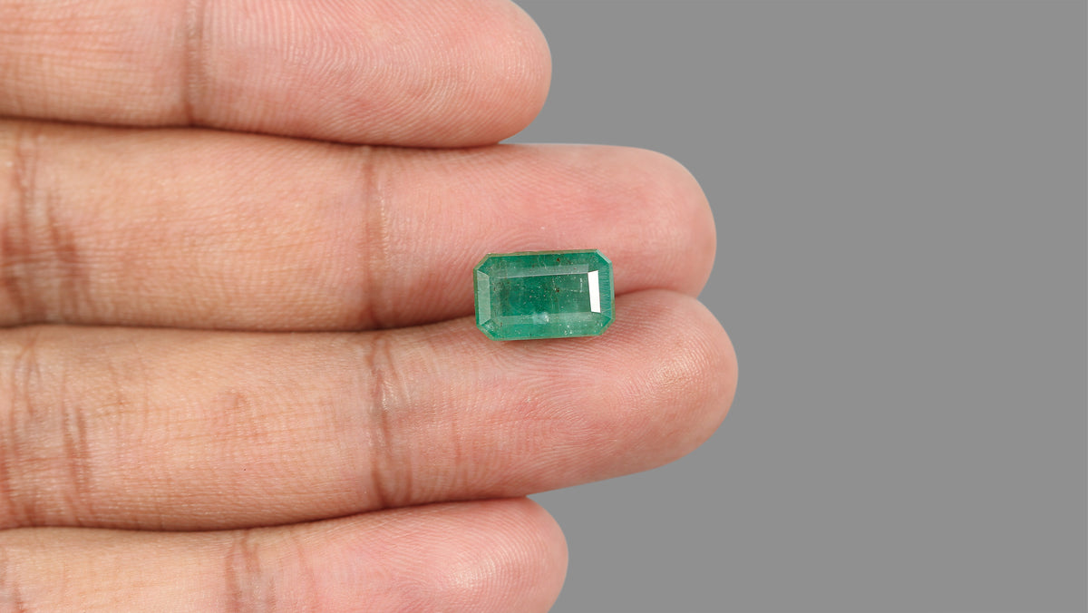 Zambian Emerald (Panna) 6.08 Carats / 6.68 Ratti