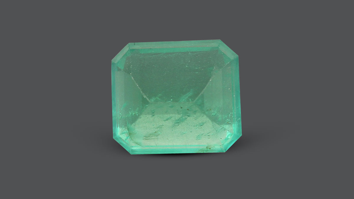 Zambian Emerald (Panna) 6.11 Carats / 6.71 Ratti