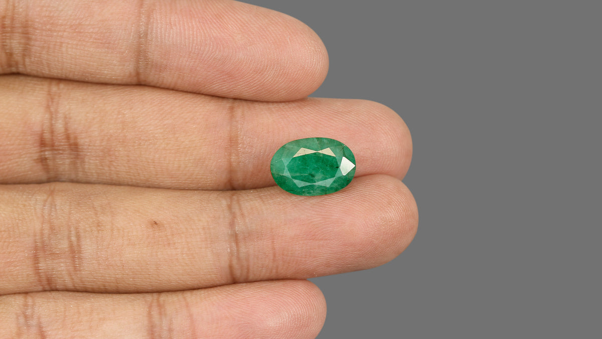 Brazil Emerald (Panna) 5.38 Carats / 5.91 Ratti